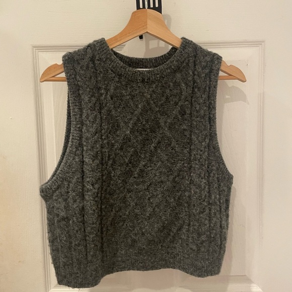 H&M Gray Cable Knit Sweater Vest - Picture 1 of 4